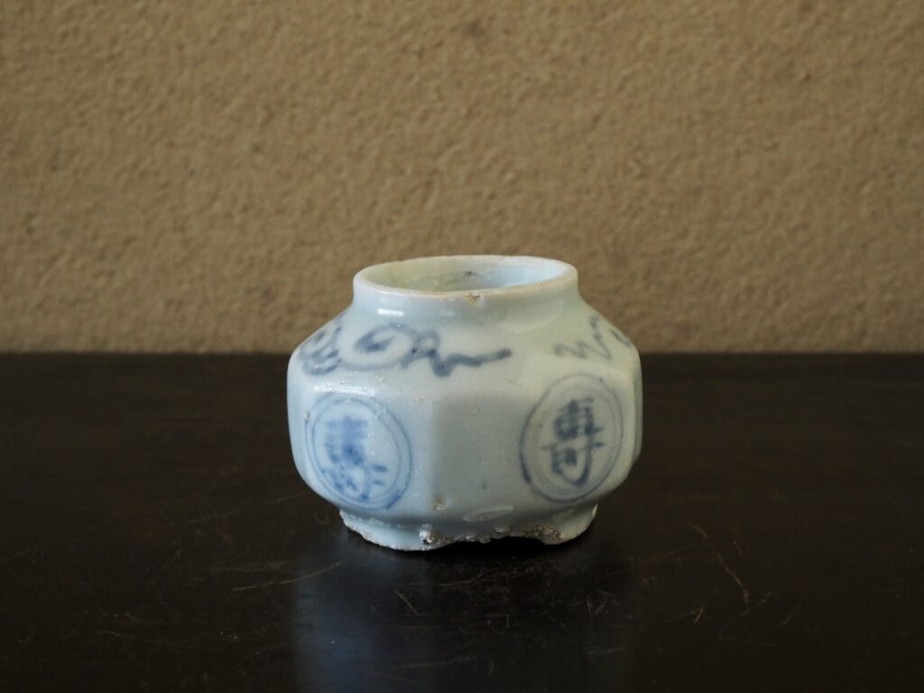 李朝面取小壺 – 古美術いもと