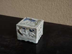 李朝染付龍文壺 | 古美術いもと 李朝染付龍文壺 | 古美術いもと