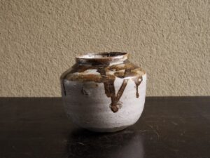 李朝白磁提灯壺 | 古美術いもと